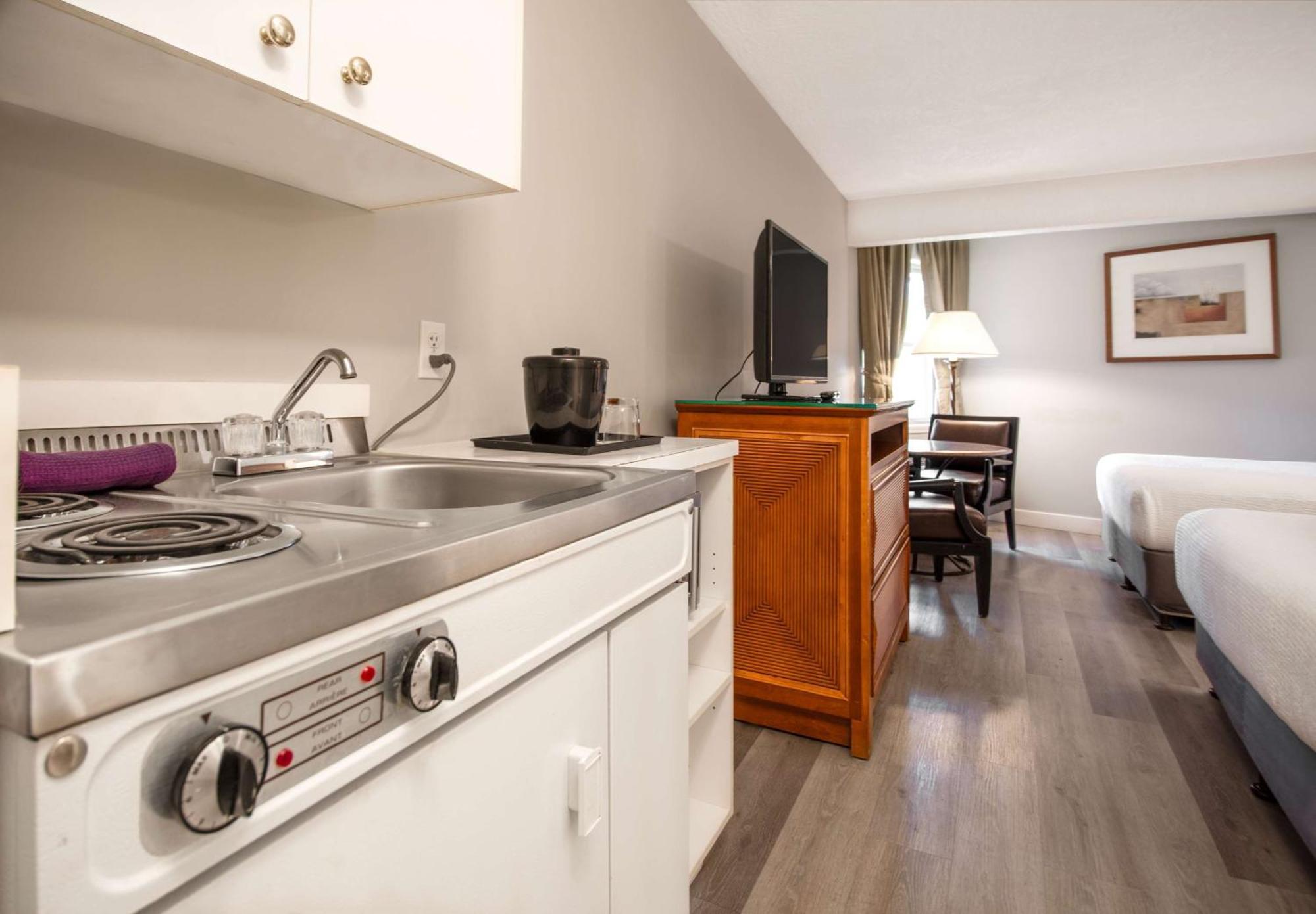 Coast Parksville Hotel 外观 照片