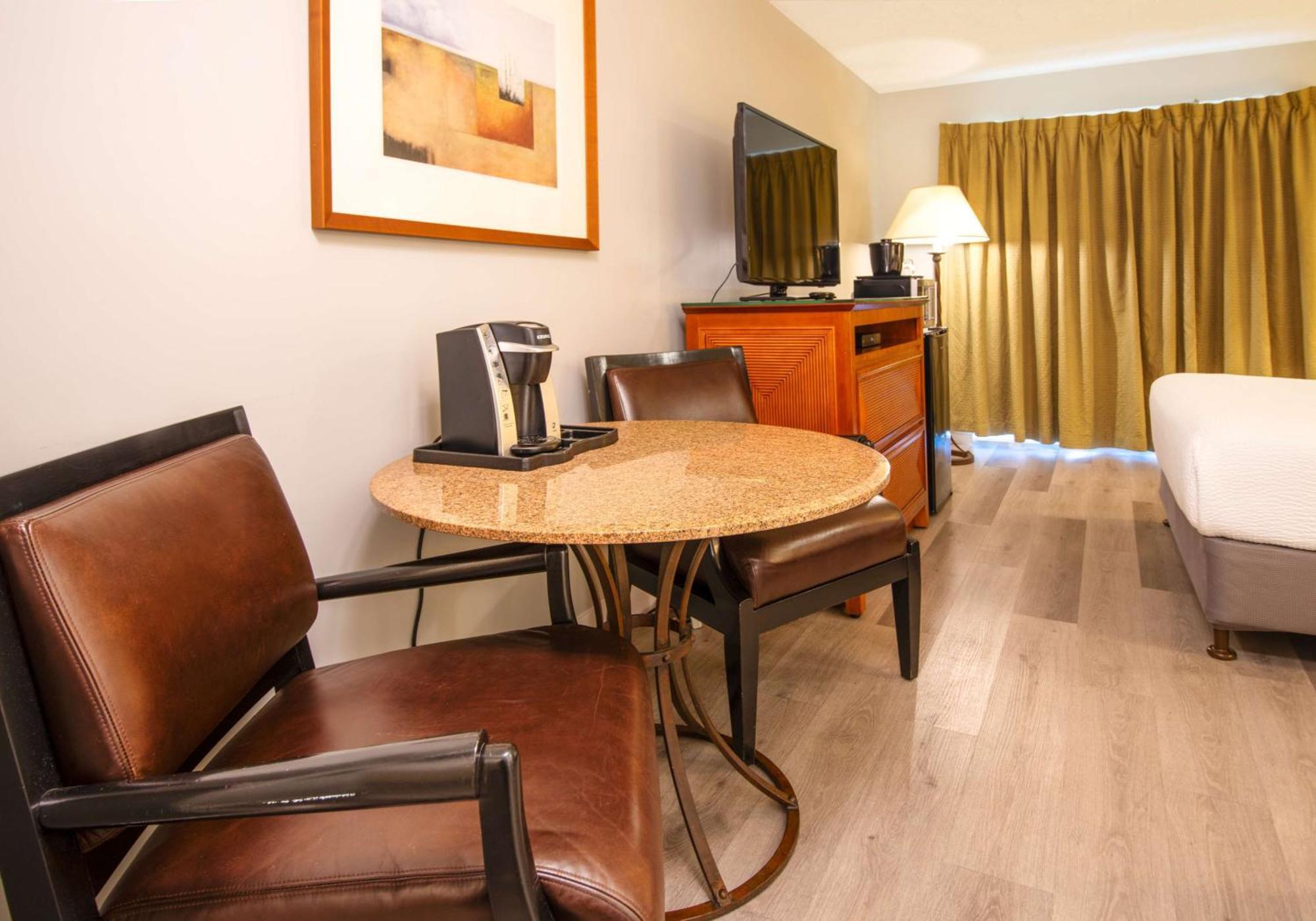 Coast Parksville Hotel 外观 照片