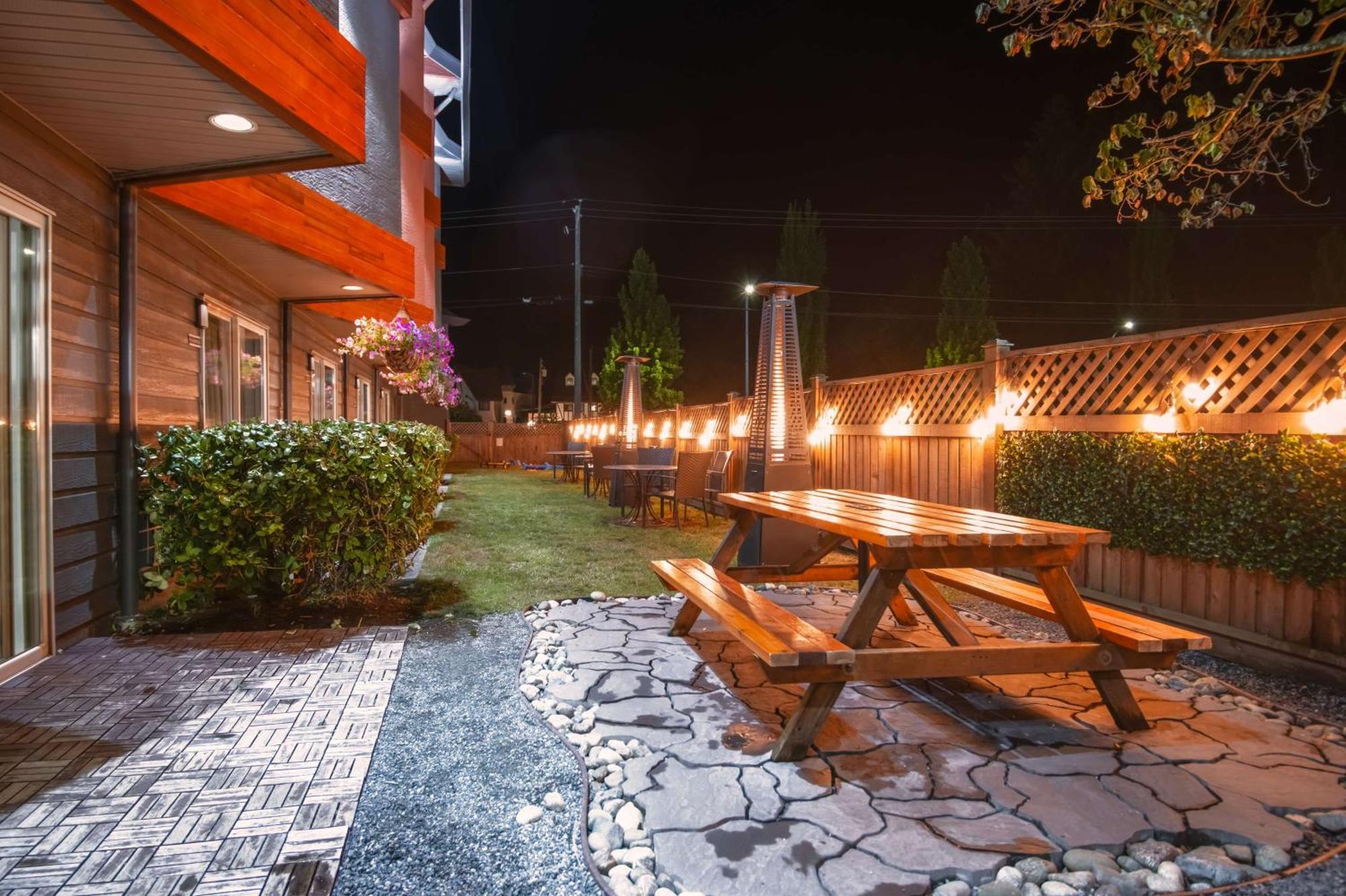 Coast Parksville Hotel 外观 照片