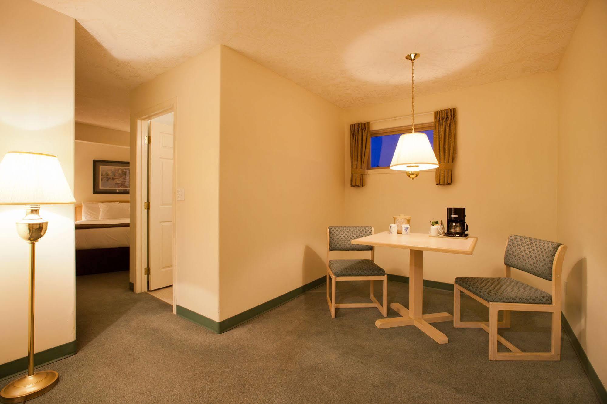 Coast Parksville Hotel 外观 照片
