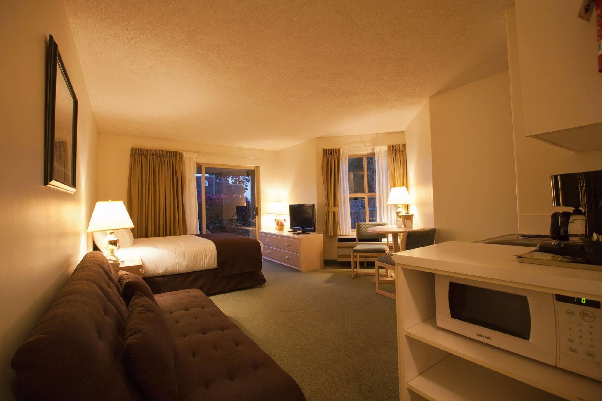Coast Parksville Hotel 外观 照片